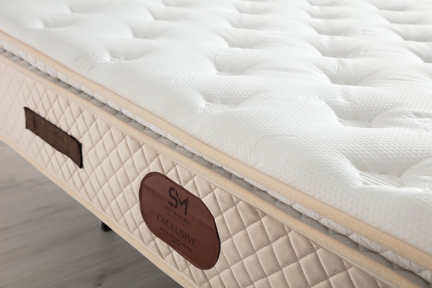 Matelas à ressort avec surmatelas intégré : épaisseur 32 cm Exclusive Beige